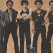 El texto musical LOVE CRAZY INTRO de THE MIRACLES también está presente en el álbum Love crazy (1977)