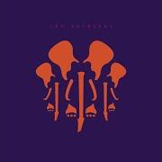 El texto musical THE ELEPHANTS OF MARS de JOE SATRIANI también está presente en el álbum The elephants of mars (2022)