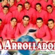 El texto musical SE ME CANSO EL CORAZON de LA ARROLLADORA BANDA EL LIMON también está presente en el álbum Era cabron el viejo (2000)