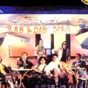 El texto musical HASTA QUE TODO SE DERRUMBE de LOS PERICOS también está presente en el álbum Rab a dab stail (1990)