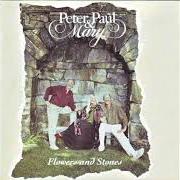 El texto musical WITH YOUR FACE TO THE WIND (HARRIET'S SONG) de PETER, PAUL & MARY también está presente en el álbum Flowers and stones (1990)