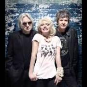 El texto musical WORDS IN MY MOUTH de BLONDIE también está presente en el álbum Panic of girls (2011)