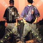 El texto musical JUMP de KRIS KROSS también está presente en el álbum Totally krossed out (1992)