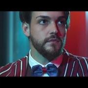 El texto musical UN PICCOLISSIMO RICORDO de VALERIO SCANU también está presente en el álbum Finalmente piove (2016)