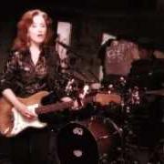 El texto musical AIN'T GONNA LET YOU GO de BONNIE RAITT también está presente en el álbum Slipstream