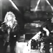 El texto musical SHY WITH YOU de BONNIE TYLER también está presente en el álbum Hide your heart (1988)