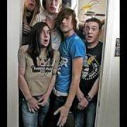 El texto musical EVEN ANGELS CARRY KNIVES de RUN INTO THE SHADOWS también está presente en el álbum Don't even say a word - ep (2008)