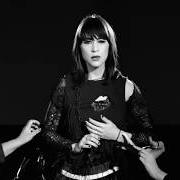 El texto musical BEDROOM EYES de DUM DUM GIRLS también está presente en el álbum Only in dreams (2011)