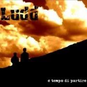 El texto musical LA FESTA È LONTANA de LUDD también está presente en el álbum A colpi di mazza (2003)