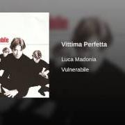 El texto musical CUORE IMPOLVERATO de LUCA MADONIA también está presente en el álbum Parole contro parole (2008)