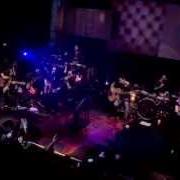 El texto musical PURPLE RAIN de CHRISTIAN CHAVEZ también está presente en el álbum Esencial (2012)