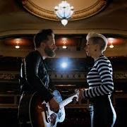 El texto musical STUPID GIRLS STUPID BOYS de THOMPSON SQUARE también está presente en el álbum Masterpiece (2018)