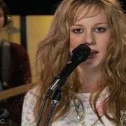 El texto musical HOPE HAS WINGS de BRIE LARSON también está presente en el álbum Finally out of p.E. (2005)