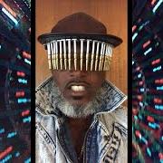 El texto musical BAD BITCH WALKING de SHABAZZ PALACES también está presente en el álbum The don of diamond dreams (2020)