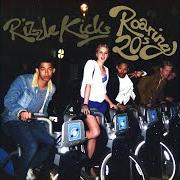 El texto musical PUT YOUR TWO'S UP de RIZZLE KICKS también está presente en el álbum Roaring 20s (2013)