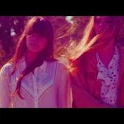 El texto musical THE BELL de FIRST AID KIT también está presente en el álbum Stay gold (2014)