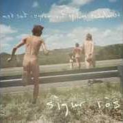 El texto musical INNI MÉR SYNGUR VITLEYSINGUR de SIGUR RÓS también está presente en el álbum Med sud i eyrum vid spilum endalaust (2008)