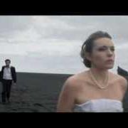 El texto musical LE DERNIER PRÉSENT de ALEXIS HK también está presente en el álbum Le dernier présent (2012)