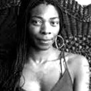 El texto musical SE ME HIZO FACIL de BUIKA también está presente en el álbum El último trago (2009)