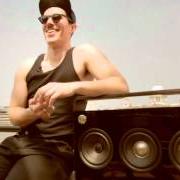 El texto musical QUARTER LIFE CRISIS de SAM SPARRO también está presente en el álbum Return to paradise (2012)