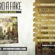 El texto musical THE CONSTANT de A HERO A FAKE también está presente en el álbum The future again (2012)