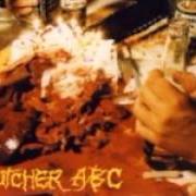 El texto musical DOZENS OF DISMEMBERED TORSOS de BUTCHER ABC también está presente en el álbum Butchered at birth day (2003)