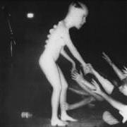 El texto musical COWBOY BOB de BUTTHOLE SURFERS también está presente en el álbum Live (1984)