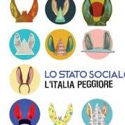 El texto musical IO, TE E CARLO MARX de LO STATO SOCIALE también está presente en el álbum L'italia peggiore (2014)