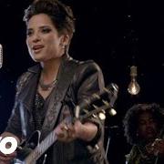 El texto musical TILL NOW de VICCI MARTINEZ también está presente en el álbum I am vicci martinez (2015)