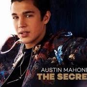 El texto musical CAN'T FIGHT THIS LOVE de AUSTIN MAHONE también está presente en el álbum The secret (2014)