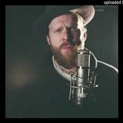 El texto musical LOVE CAN HEAL (ACOUSTIC) de ALEX CLARE también está presente en el álbum Three days at greenmount (2018)