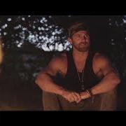 El texto musical MORE GIRLS LIKE YOU de KIP MOORE también está presente en el álbum Slowheart (2017)