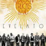 El texto musical LOVE HAS SOMETHING ELSE TO SAY de TEDESCHI TRUCKS BAND también está presente en el álbum Revelator (2011)