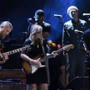 El texto musical I WANT MORE (SOUL SACRIFICE OUTRO) de TEDESCHI TRUCKS BAND también está presente en el álbum Live from the fox oakland (2017)