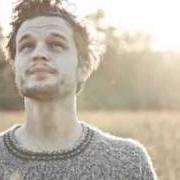 El texto musical THROWN RIGHT AT ME de THE TALLEST MAN ON EARTH también está presente en el álbum Sometimes the blues is just a passing bird (2010)