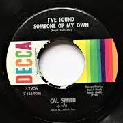 El texto musical THE LORD KNOWS I'M DRINKIN' de CAL SMITH también está presente en el álbum I've found someone of my own