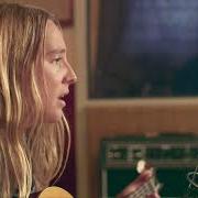 El texto musical SHIP SONG de LISSIE también está presente en el álbum Covered up with flowers (2012)