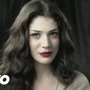 El texto musical FOTIA VROHI (YOU DON'T BELONG HERE) de IVI ADAMOU también está presente en el álbum La la love