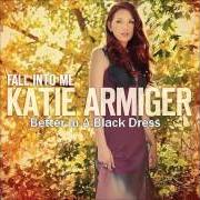 El texto musical BLACK AND WHITE de KATIE ARMIGER también está presente en el álbum Fall into me (2013)