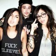 El texto musical KILLIN' IT de KREWELLA también está presente en el álbum Play hard (2012)