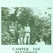 El texto musical YANQUI GO HOME de CAMPER VAN BEETHOVEN también está presente en el álbum Telephone free landslide victory