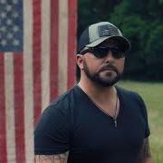 El texto musical COUNTRY AS SHIT (FEAT. JELLY ROLL) de TYLER FARR también está presente en el álbum Rednecks like me (2023)