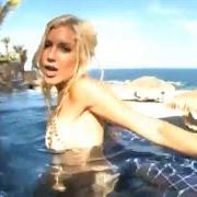 El texto musical TURN YA HEAD de HEIDI MONTAG también está presente en el álbum Superficial (2010)