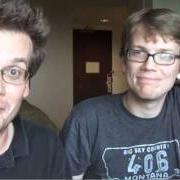 El texto musical BAD DAY ON CHAT ROULETTE de HANK GREEN también está presente en el álbum Ellen hardcastle (2011)