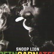 El texto musical SMOKE THE WEED de SNOOP LION también está presente en el álbum Reincarnated (2013)