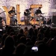 El texto musical MI CENICIENTA de RULO Y LA CONTRABANDA también está presente en el álbum Una noche en el castillo (2014)