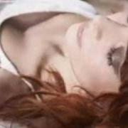 El texto musical MYLÈNE S'EN FOUT de MYLÈNE FARMER también está presente en el álbum Anamorphosée (1995)