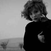 El texto musical OUI MAIS NON de MYLÈNE FARMER también está presente en el álbum Bleu noir (2010)