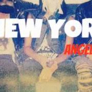 El texto musical NEW YORK de ANGEL HAZE también está presente en el álbum New york ep (2012)