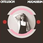 El texto musical I CAN'T HELP YOU de CATE LE BON también está presente en el álbum Mug museum (2013)